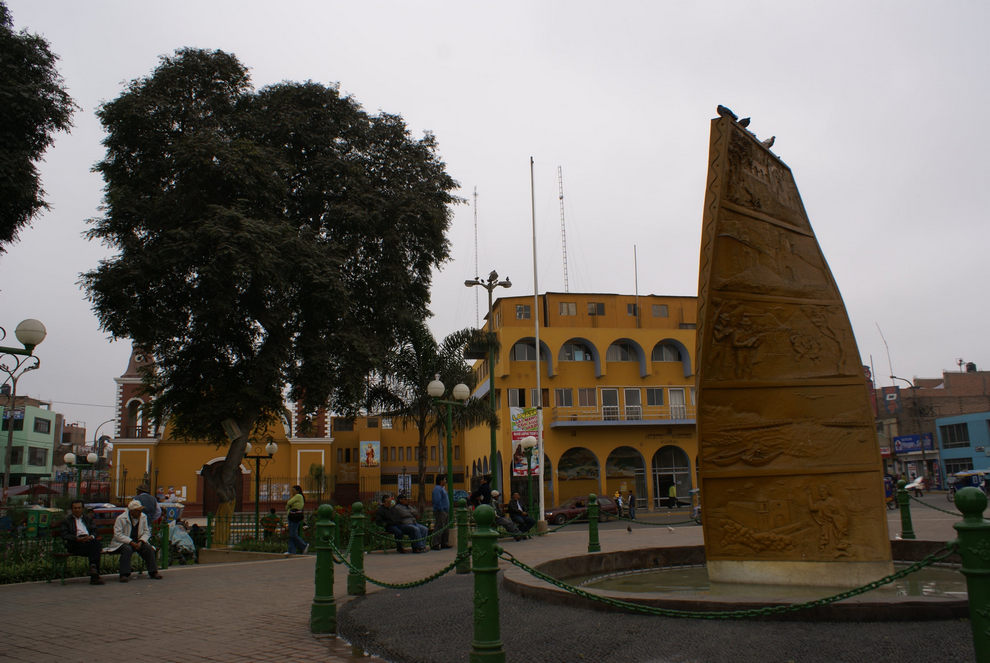 Plaza de Huaral-min